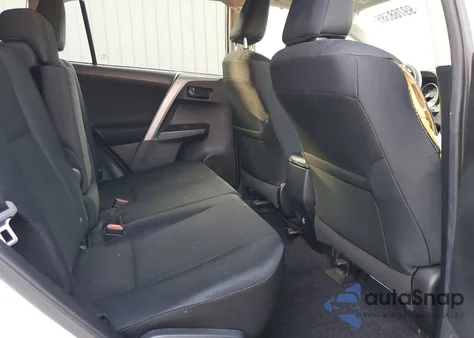 2016 Toyota Rav4 Le z USA, uszkodzony, nr VIN 2T3ZFREV6GW311663